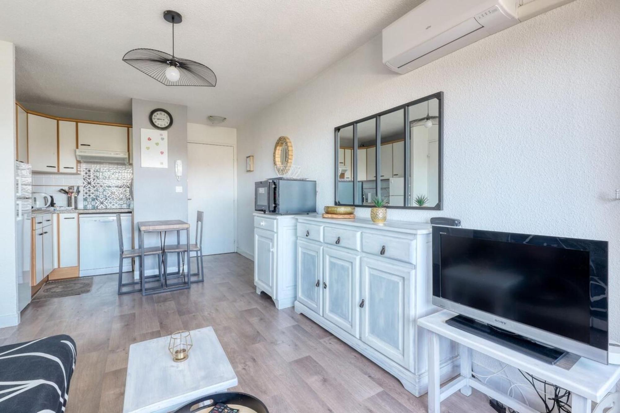 T2 600 M From The Beach! Air-Conditioned 르 라방두 외부 사진