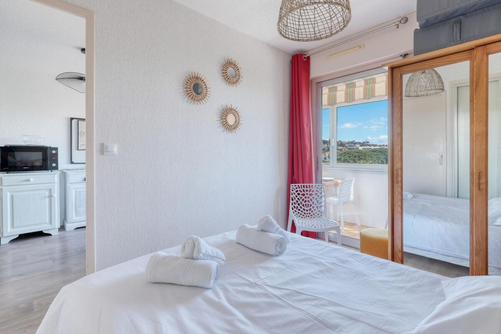 T2 600 M From The Beach! Air-Conditioned 르 라방두 외부 사진
